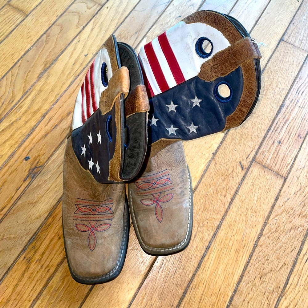 Jp Dillon boots youth 4.5